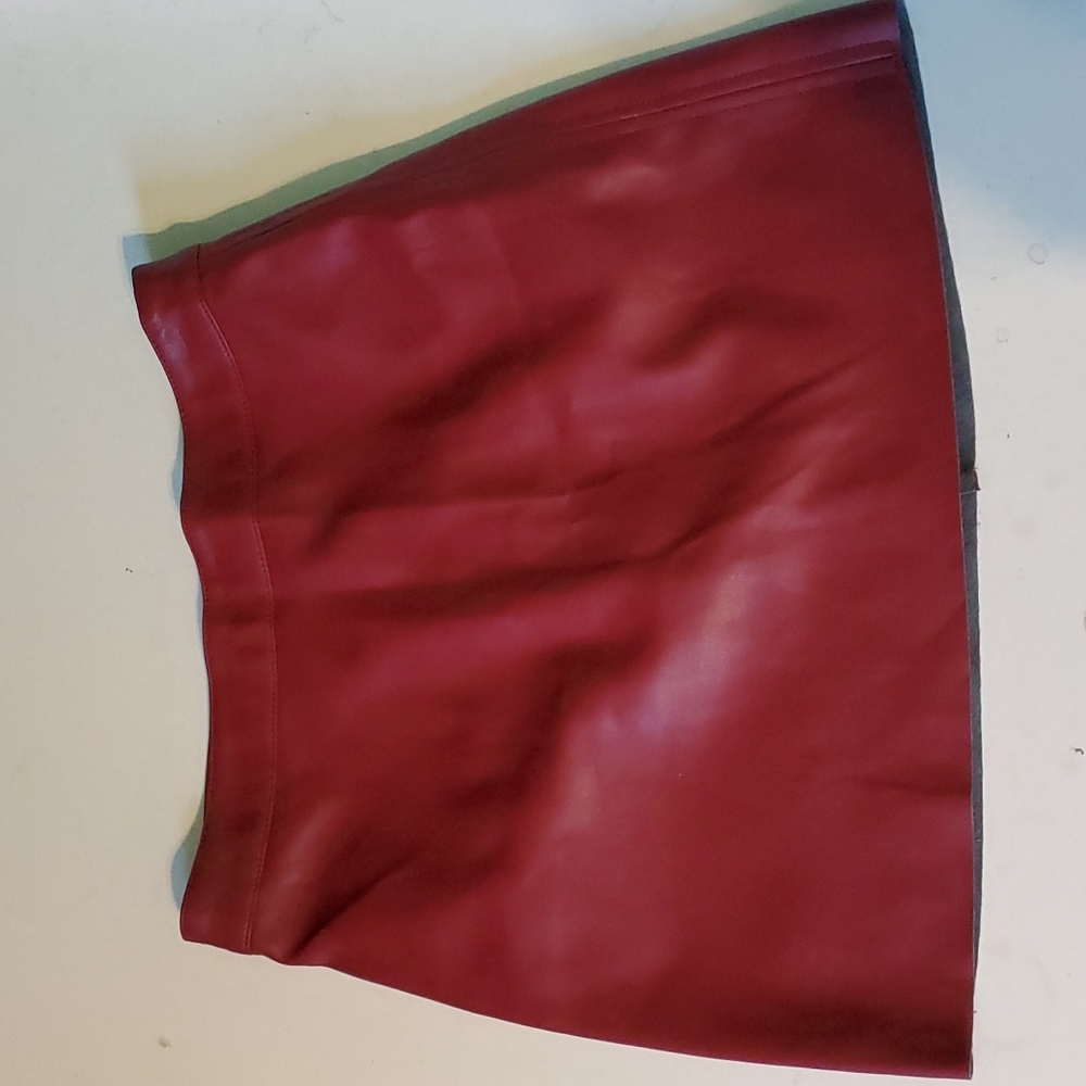 Forever 21 women's S maroon fux leather skirt